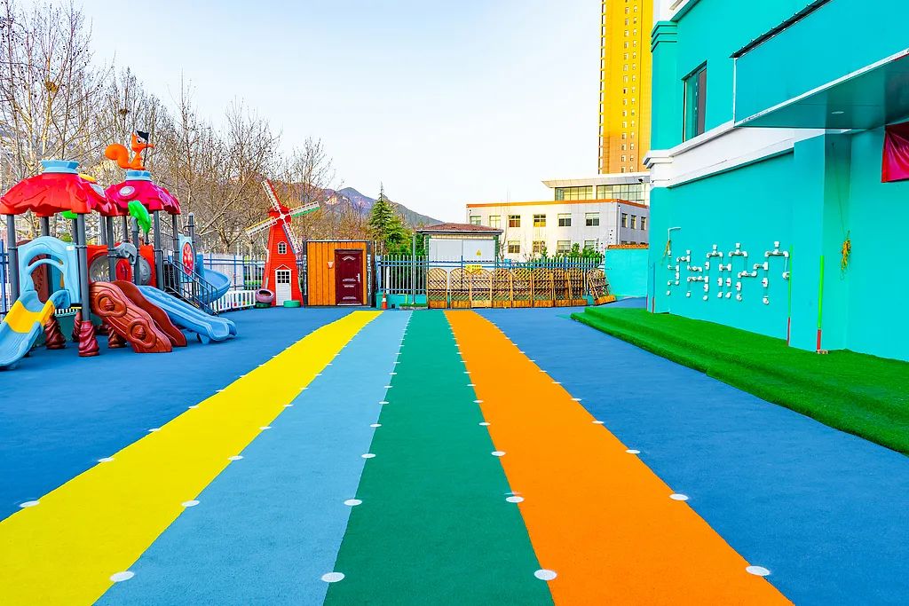 数据开放｜在园幼儿暴跌1600万，幼儿园小学倒闭潮来袭
